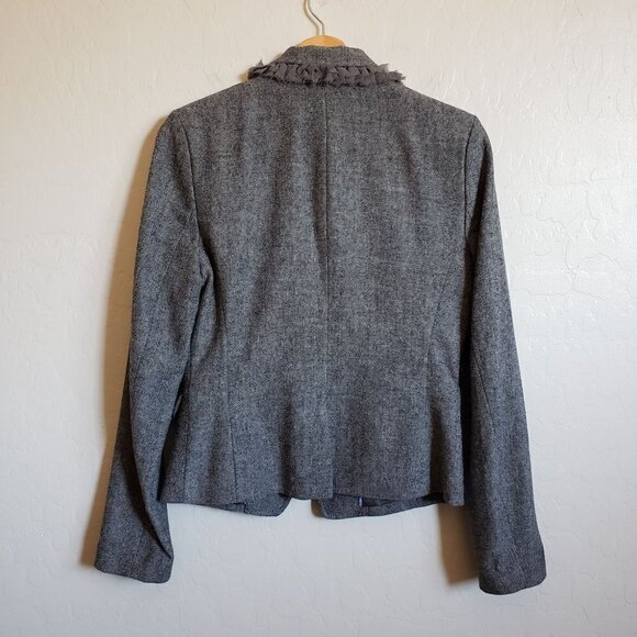 Banana Republic Tweed Wool Blend Blazer Jacket Ruffled Trim Grey Size Women's 4 - Picture 8 of 10